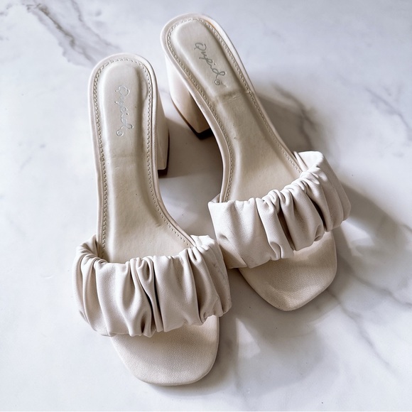 Qupid Shoes - SALE) Off White Ruffle Cinched Sandal Slipper Heels 6